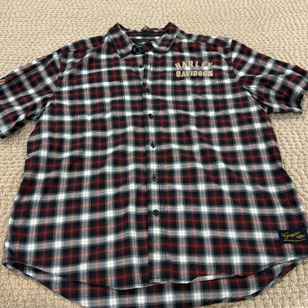 MINT HARLEY-DAVIDSON MENS BUTTON DOWN SHIRT SIZE XXL
PET/SMOKE FREE HOME